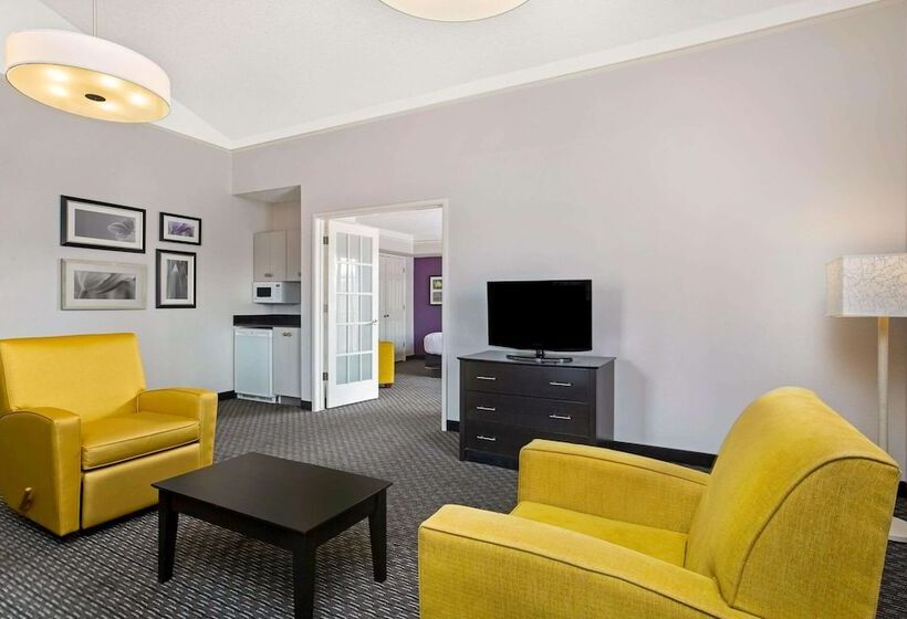 Люкс Повышенной Комфортности, La Quinta Inn By Wyndham Fresno Yosemite