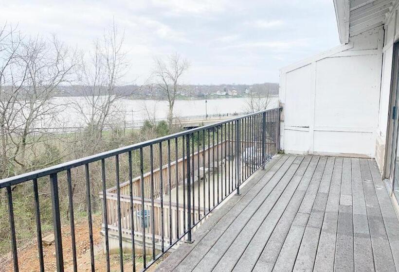 غرفة ديلوكس مزودة بشرفة, Lakeview Inn