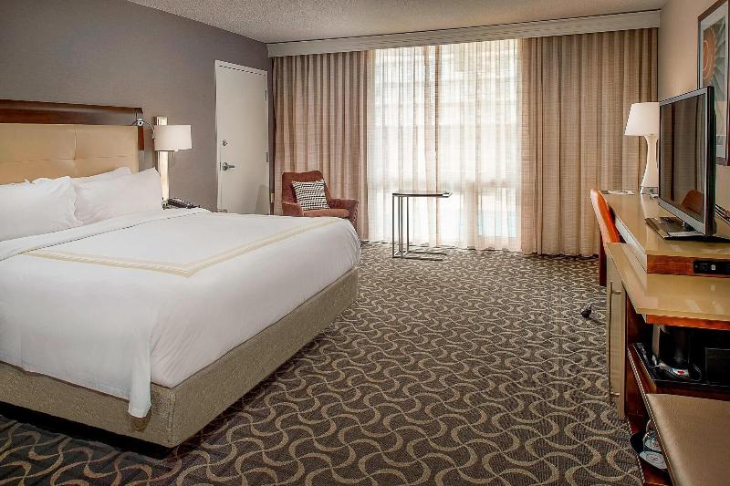 스탠다드 룸 킹사이즈 침대, Marriott St. Louis Airport