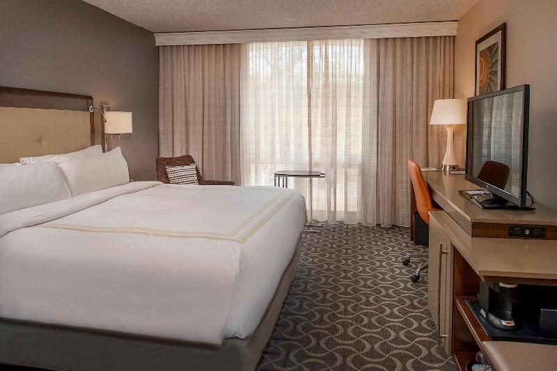 스탠다드 룸 킹사이즈 침대, Marriott St. Louis Airport