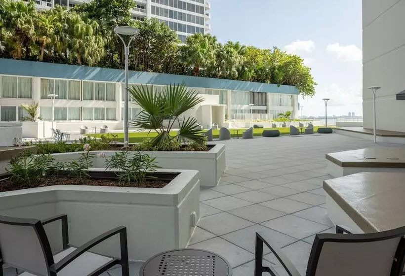 اتاق استاندارد با 2 تخت دوبل, Miami Marriott Biscayne Bay