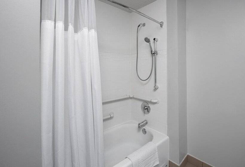 جناح لذوى الاحتياجات الخاصة, Residence Inn White Plains Westchester County