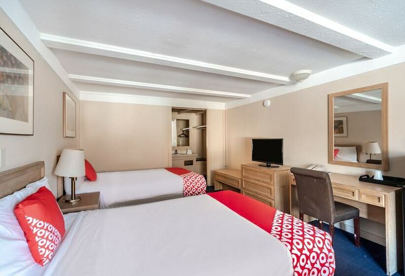 غرفه قياسيه سريرين مزدوجين, Travelodge by Wyndham Wadsworth