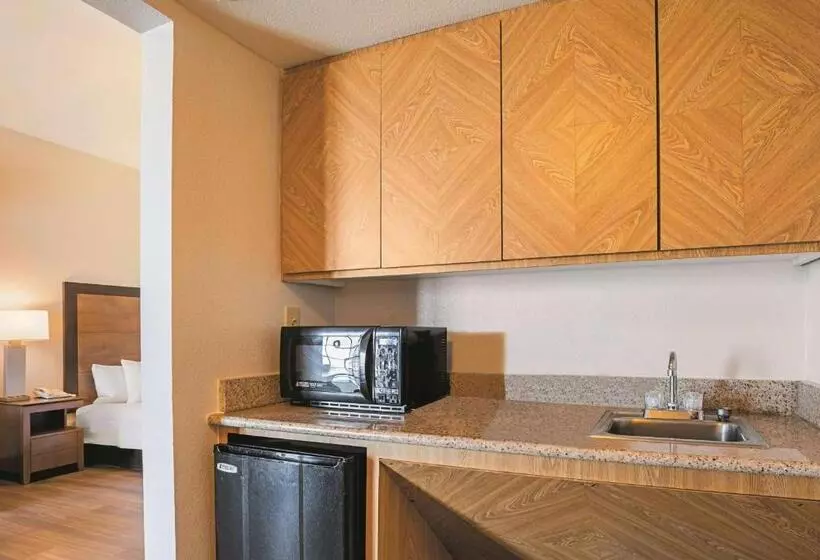 Executive-sviitti King-vuode, Wingate By Wyndham Galveston East Beach