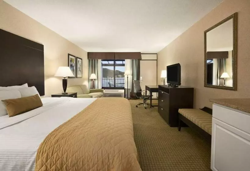 キングサイズベッドのデラックスルーム, Wyndham Garden Lake Guntersville