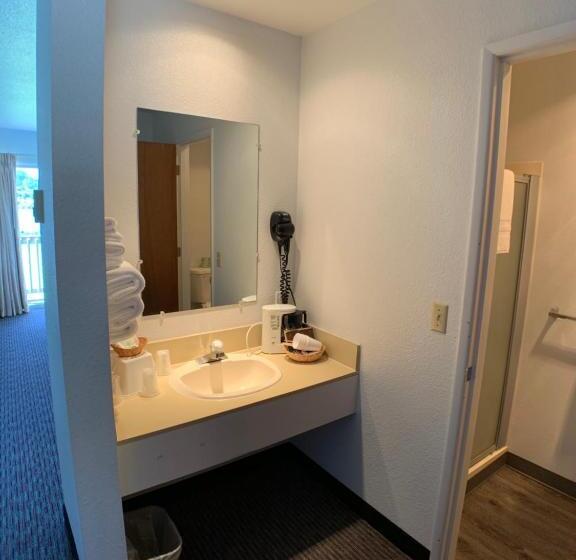 标准间, Jot's Resort