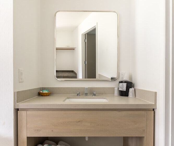 豪华房间, Jot's Resort