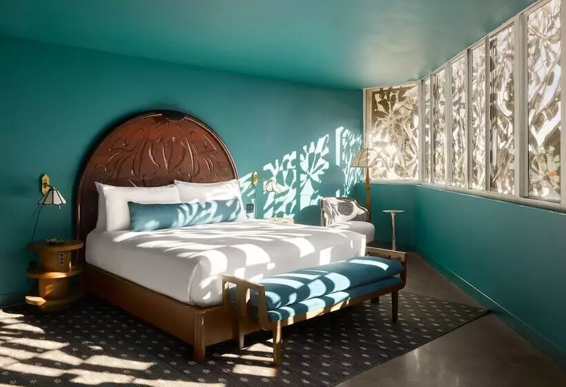 سوئیت برای معلولان, Mayfair House Hotel & Garden