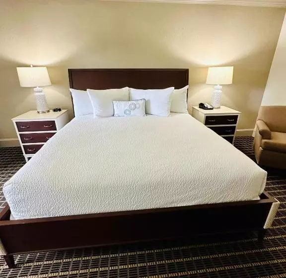 キングサイズベッドのスーペリアルーム, Mission Resort And Club