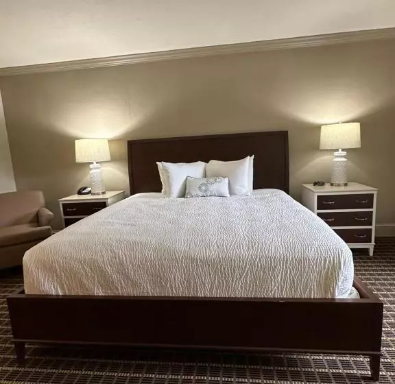 キングサイズベッドのスタンダードルーム, Mission Resort And Club