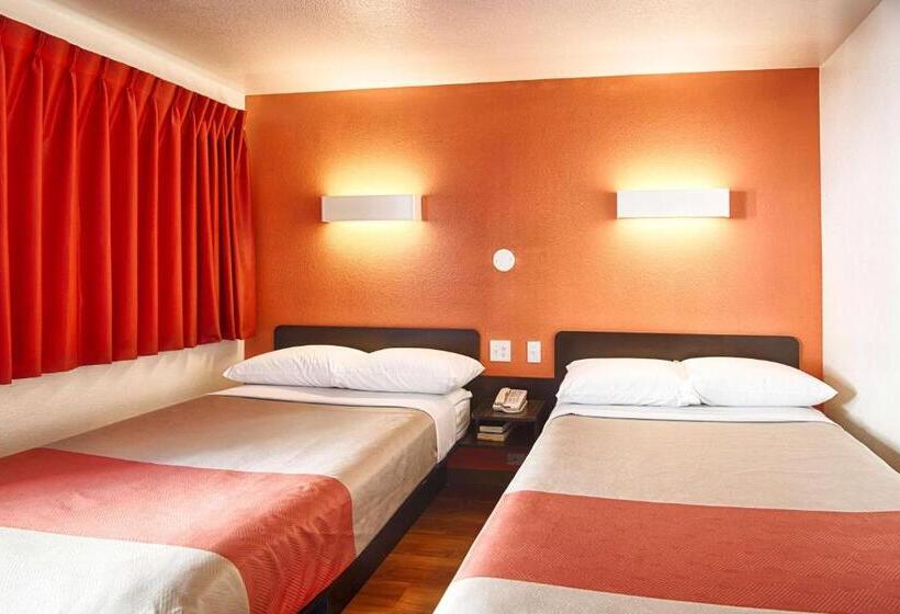 اتاق پریمیوم چهارنفره, Motel 6 Mammoth Lakes, Ca