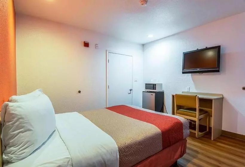 身障者適用スタンダードルーム, Motel 6 Bakersfield, Ca Airport