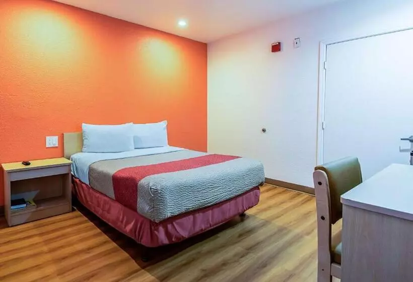 身障者適用スタンダードルーム, Motel 6 Bakersfield, Ca Airport