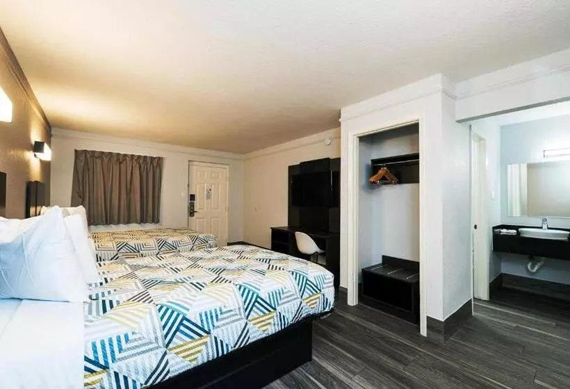 Deluxe Neljän Hengen Huone, Motel 6 baytown, Tx  Garth Rd
