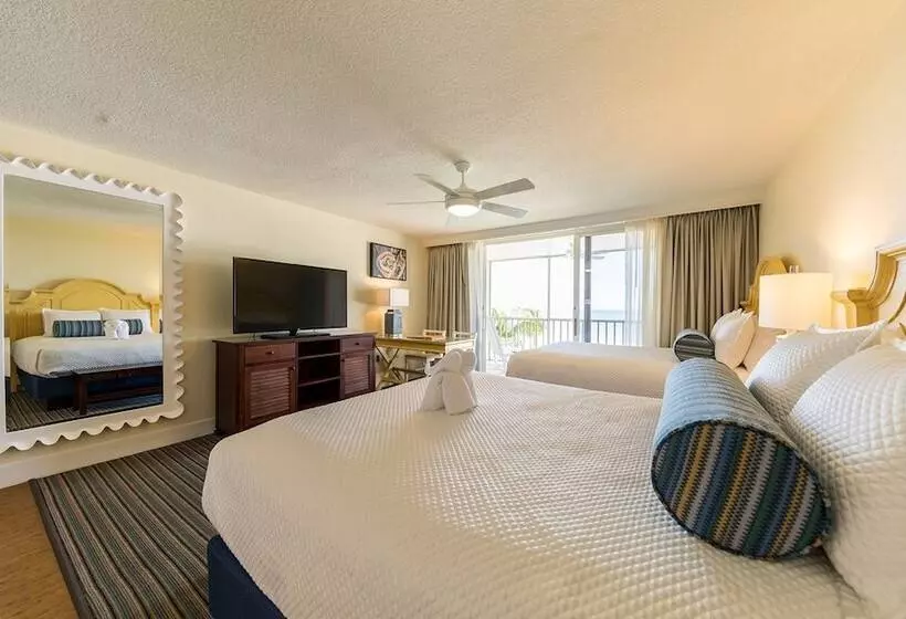 デラックススタジオ, Pink Shell Beach Resort And Marina