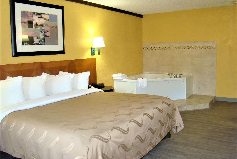 Люкс Кровать Кинг, Baymont By Wyndham Front Royal Near Shenandoah National Park