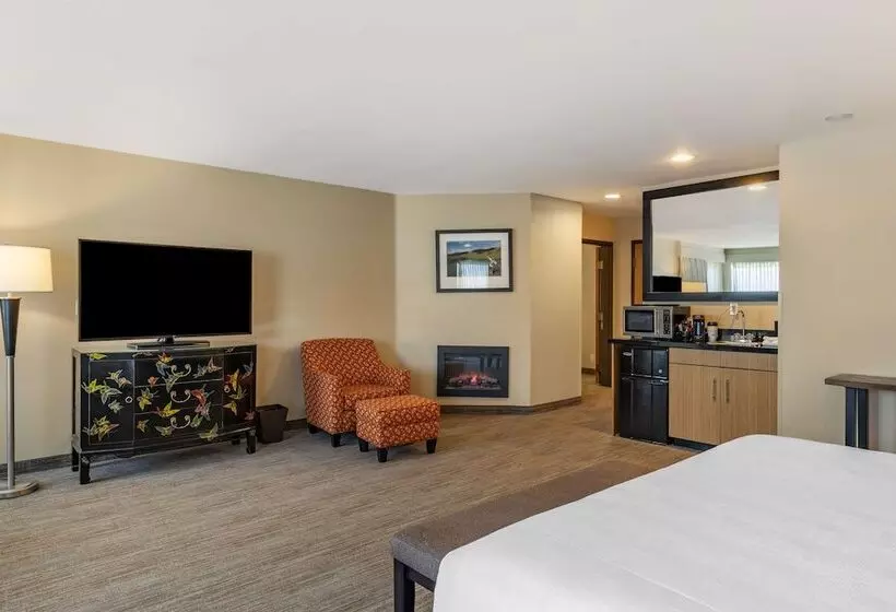 クイーンサイズベッドのスイートルーム, Best Western Plus Hood River Inn