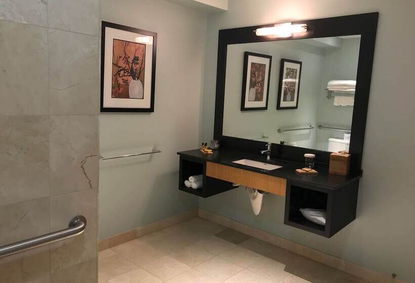 장애인을 위한 스위트, Best Western Plus Hood River Inn