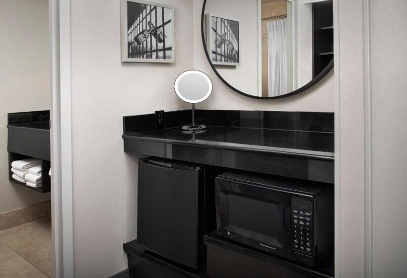 장애인을 위한 킹사이즈 침대 스탠다드 룸, Crowne Plaza Hotel Portland Downtown Convention Center, An Ihg
