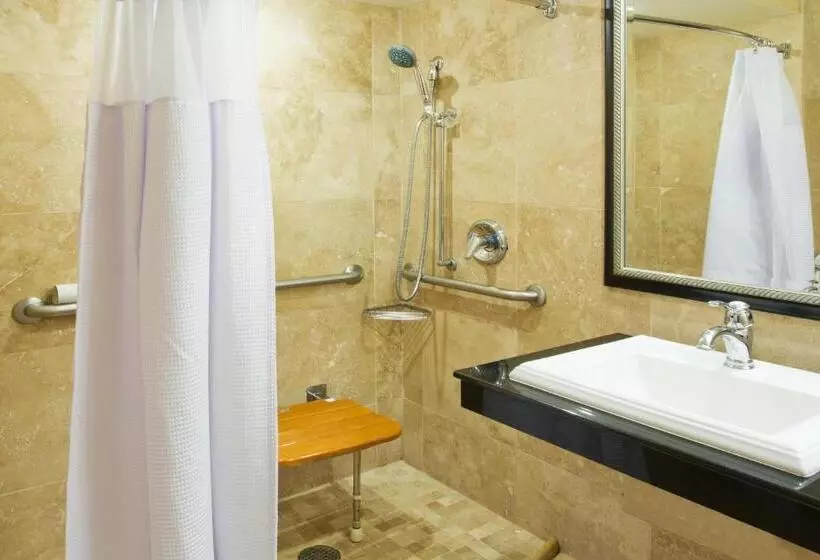 身障者適用キングサイズベッドルーム, Crowne Plaza Hotel Portland Downtown Convention Center, An Ihg