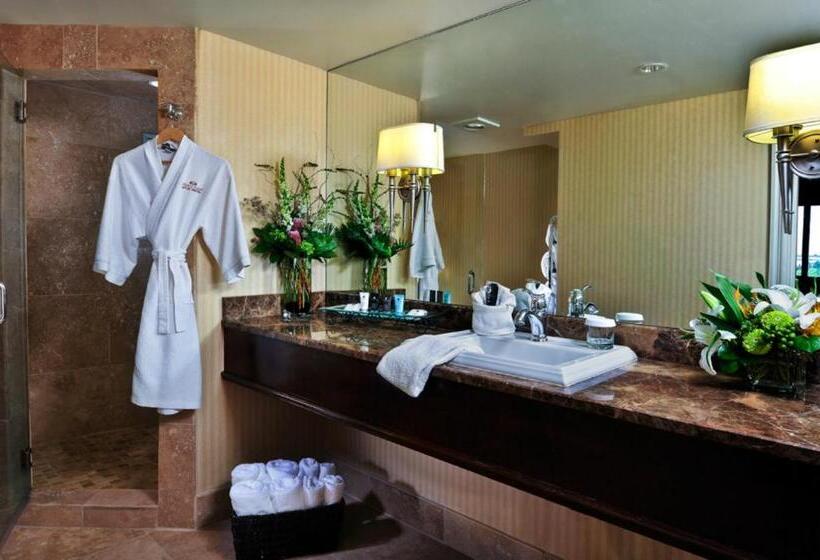 سوییت, Crowne Plaza Hotel Portland Downtown Convention Center, An Ihg