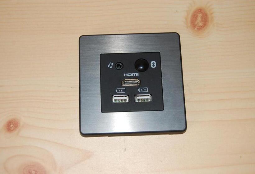 اتاق لوکس با تخت بزرگ, Days Inn And Suites By Wyndham Downtown Missoulauniversity