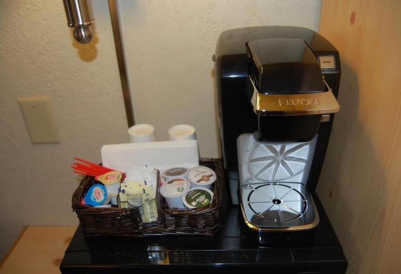 اتاق لوکس با تخت بزرگ, Days Inn And Suites By Wyndham Downtown Missoulauniversity