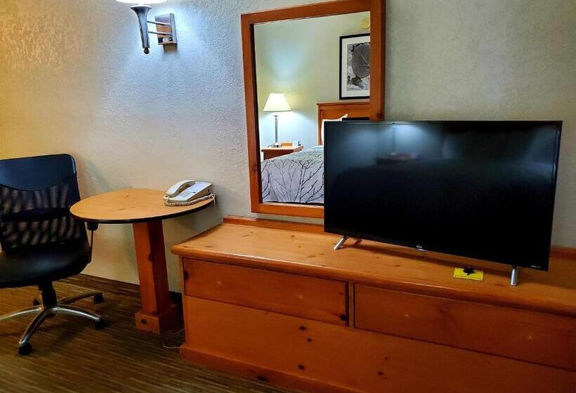Номер Стандарт, Days Inn And Suites By Wyndham Downtown Missoulauniversity