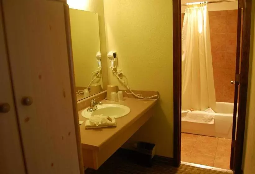 استودیوی لوکس, Days Inn And Suites By Wyndham Downtown Missoulauniversity