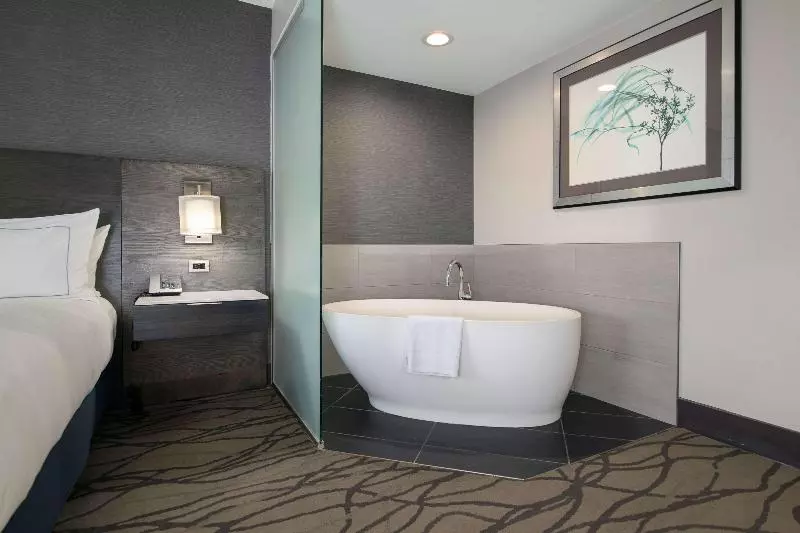 シングルデラックスルーム, Doubletree By Hilton Hotel Racine Harbourwalk