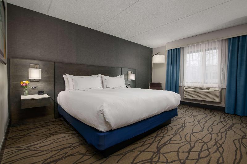 Стандартный Номер Кровать Кинг, Doubletree By Hilton Hotel Racine Harbourwalk