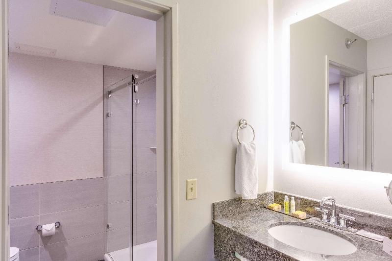 Номер Стандартный с Видом, Doubletree By Hilton Hotel Racine Harbourwalk