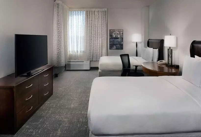 ２ダブルベッドのスタンダードルーム, Doubletree By Hilton Memphis Downtown