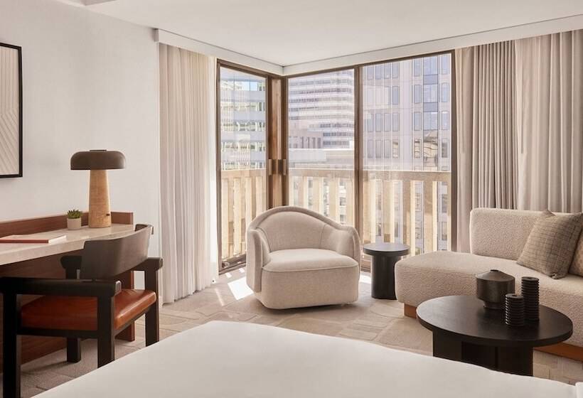 غرفه قياسيه سريرين مزدوجين, The Jay, Autograph Collection