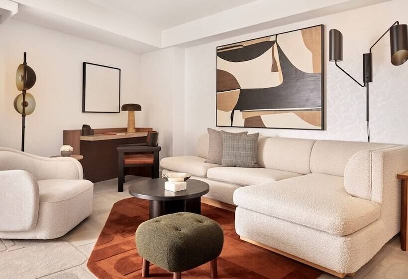 Deluxe Suite, The Jay, Autograph Collection