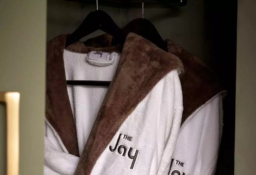 سوییت لوکس, The Jay, Autograph Collection