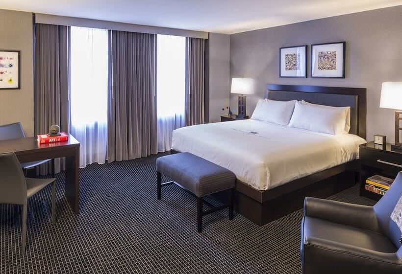 חדר דלוקס, Lord Baltimore