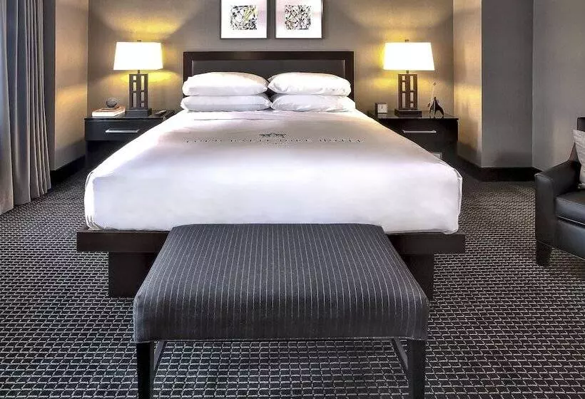 Deluxe-huone, Lord Baltimore
