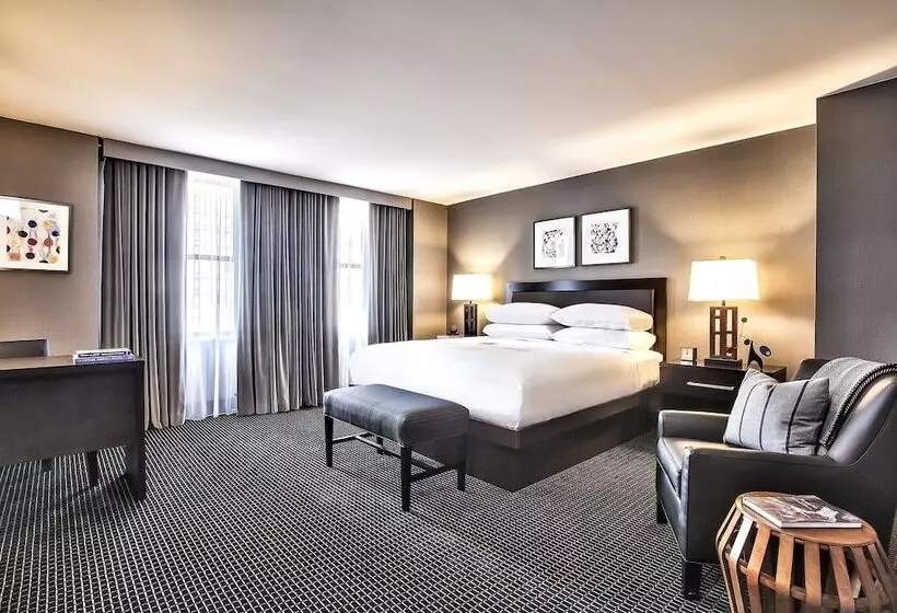 Deluxe-huone, Lord Baltimore
