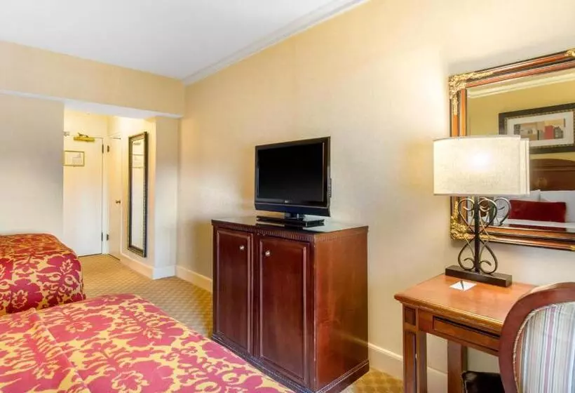 اتاق لوکس, Boston Omni Parker House