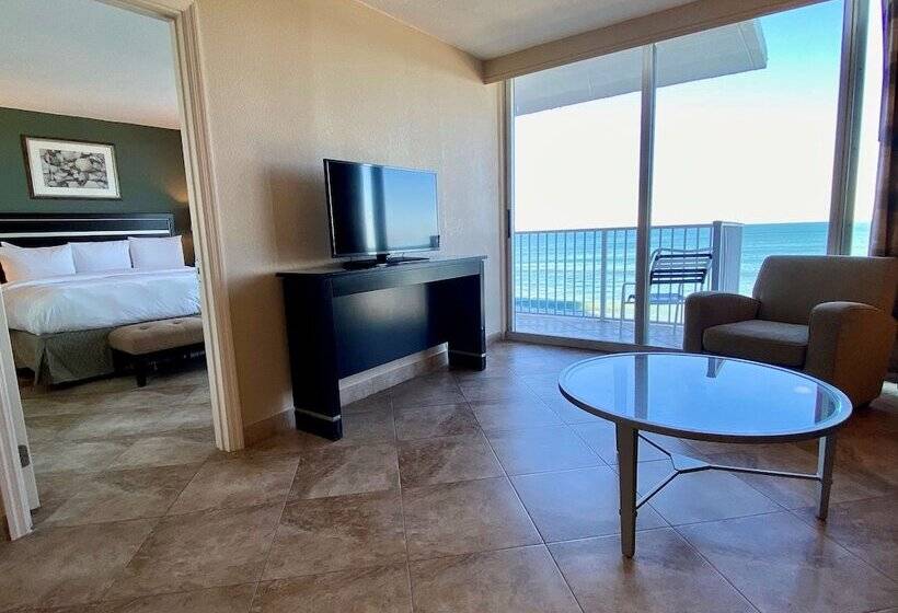 סוויטה נוף לים, Radisson Suite Hotel Oceanfront