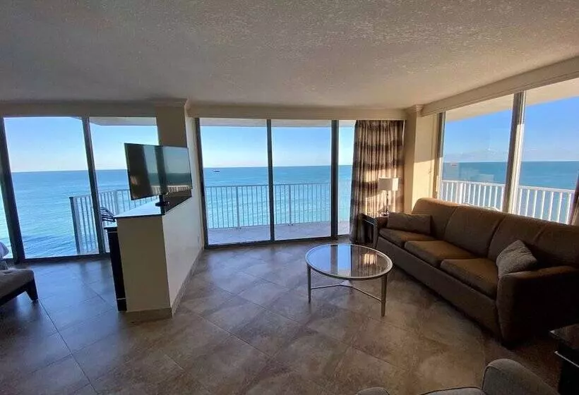 استودیوی پریمیوم, Radisson Suite Hotel Oceanfront
