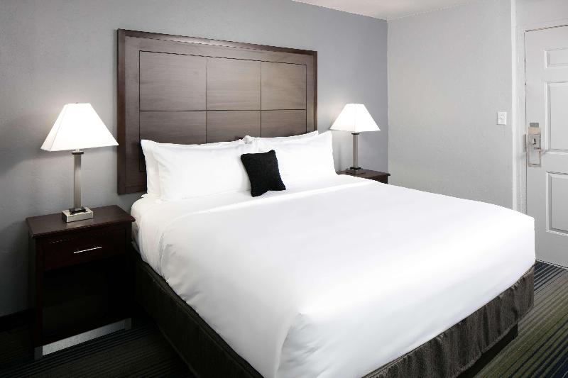 اتاق استاندارد با تخت بزرگ, Red Lion Inn & Suites Tucson Downtown
