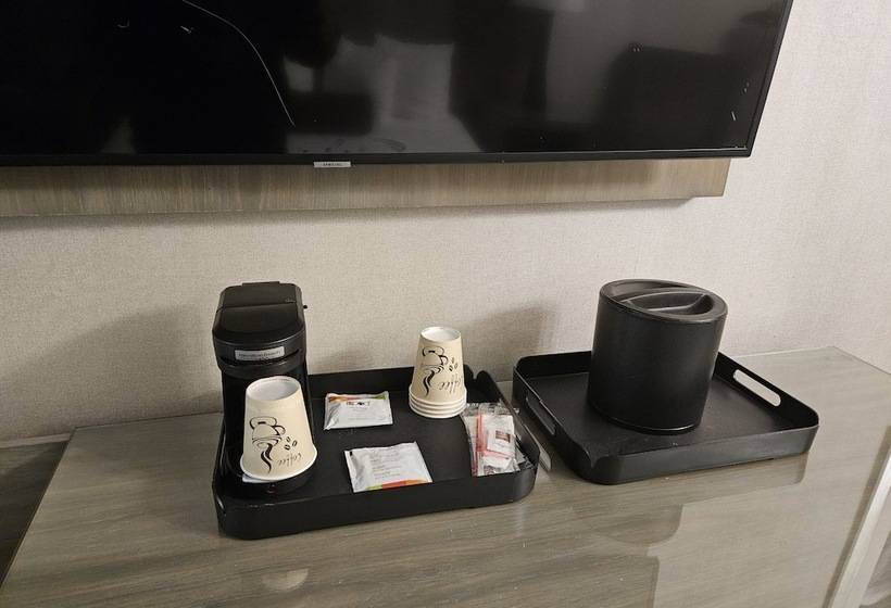 ２ダブルベッドのスタンダードルーム, Robert Treat