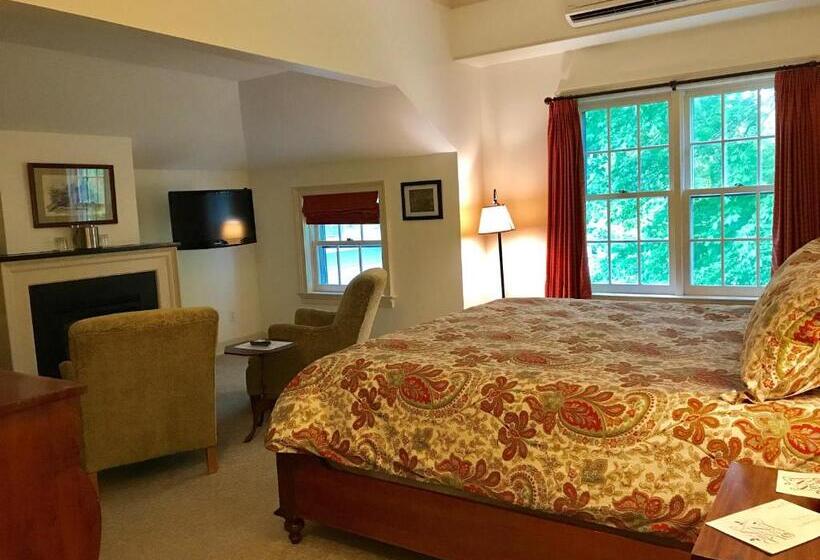 디럭스 룸 킹사이즈 침대, The Old Lyme Inn