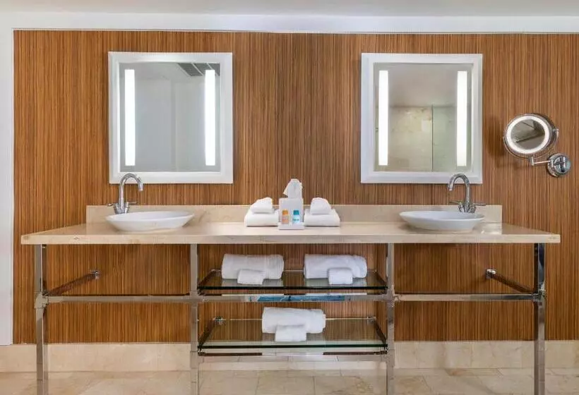 キングサイドベッドのスタンダードワンルーム, Riviera Resort Palm Springs