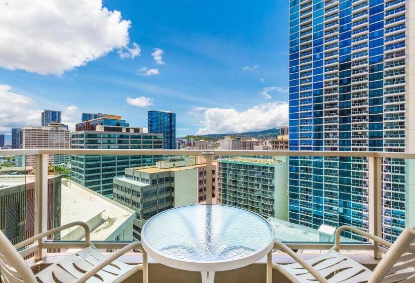 Студио Стандарт с Балконом, Ala Moana Hotel By Mantra