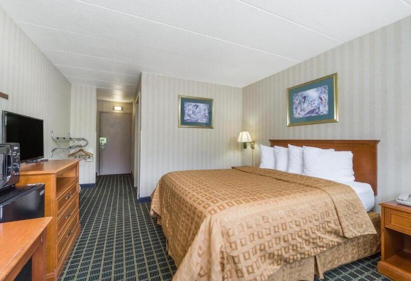 Номер Стандарт Адаптированный для Инвалидов, Days Inn By Wyndham Columbus East Airport