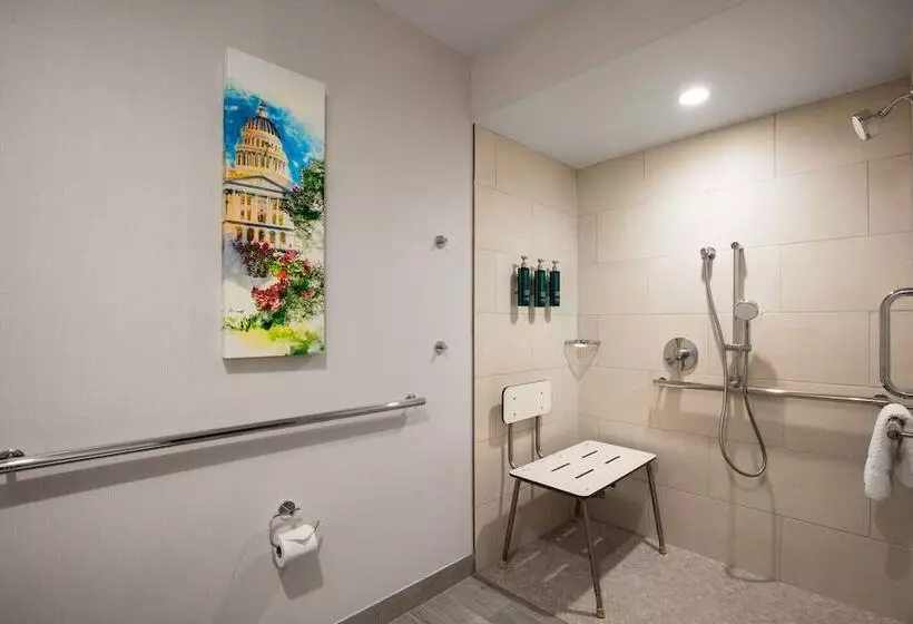 身障者適用スタンダードルーム, Doubletree By Hilton Sacramento