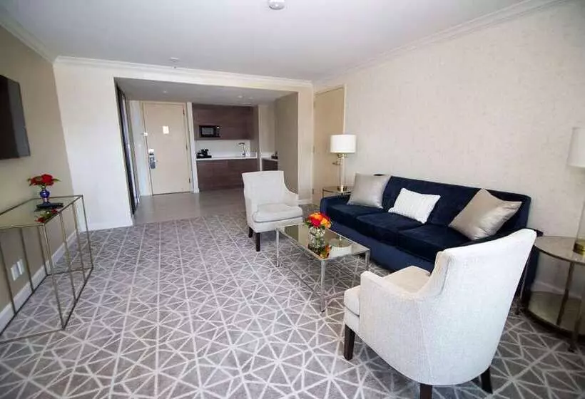 سوئیت با تخت بزرگ, Hilton Los Angeles/universal City